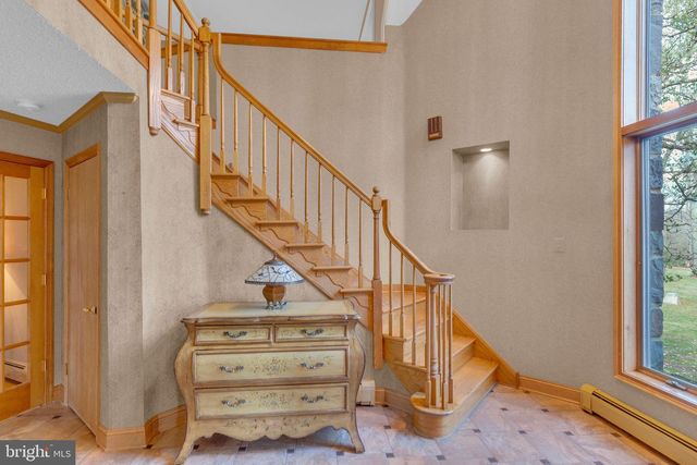 25 CREEKSIDE DR, Ivyland, PA 18974