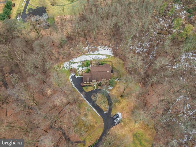 25 CREEKSIDE DR, Ivyland, PA 18974