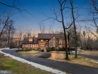 25 CREEKSIDE DR, Ivyland, PA 18974