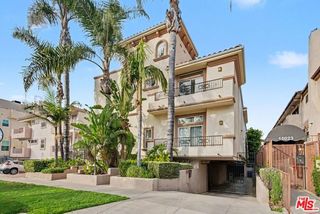 15027 Dickens Street 1, Sherman Oaks, CA 91403