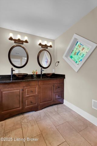 177 Coral Ave, Louisville, KY 40206