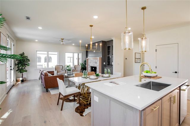 1310 Bella Vista Road, Bentonville, AR 72712