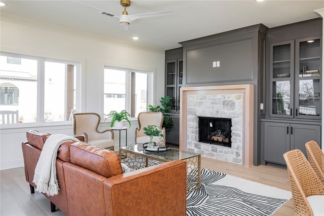 1310 Bella Vista Road, Bentonville, AR 72712