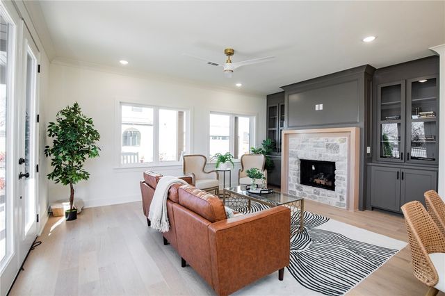 1310 Bella Vista Road, Bentonville, AR 72712