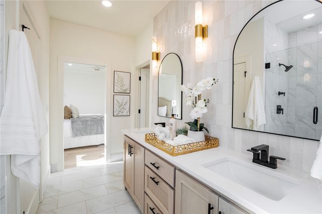 1310 Bella Vista Road, Bentonville, AR 72712