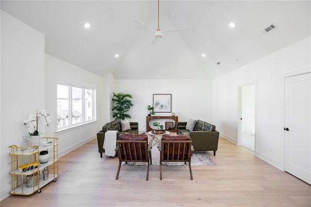 1310 Bella Vista Road, Bentonville, AR 72712