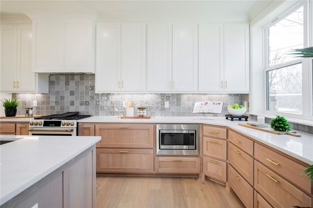 1310 Bella Vista Road, Bentonville, AR 72712