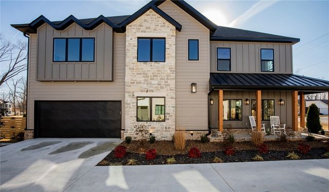 1310 Bella Vista Road, Bentonville, AR 72712