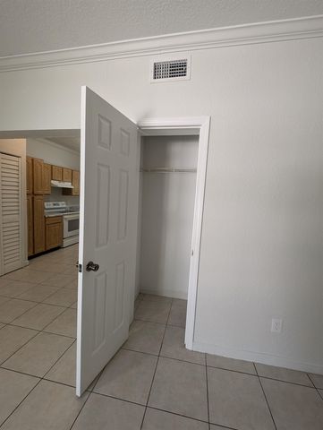 114 Cedar St 8, St Augustine, FL 32084