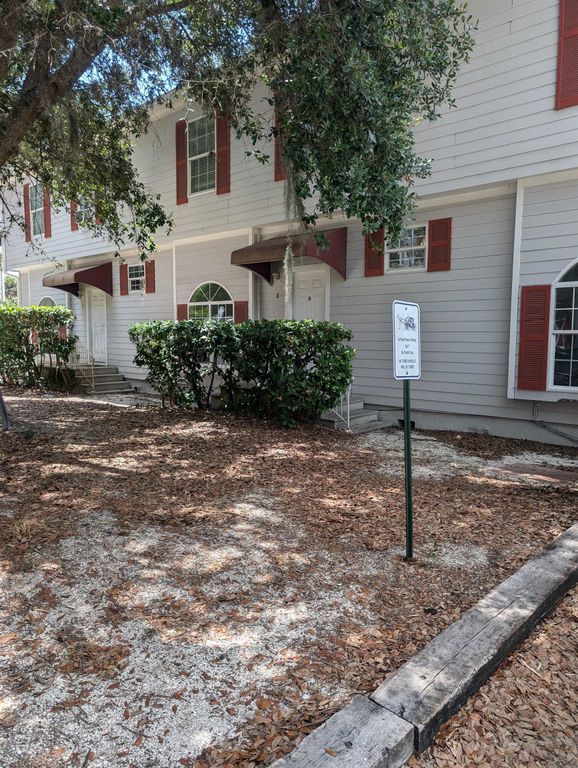 114 Cedar St 8, St Augustine, FL 32084
