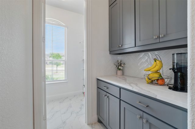 621 Cimarron Meadows Drive, Waxahachie, TX 75167