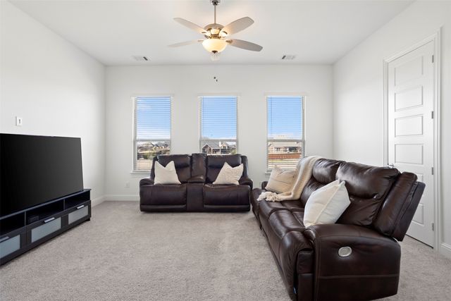 621 Cimarron Meadows Drive, Waxahachie, TX 75167