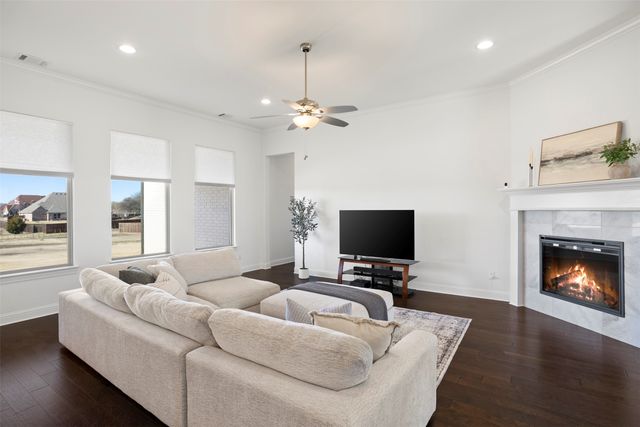 621 Cimarron Meadows Drive, Waxahachie, TX 75167