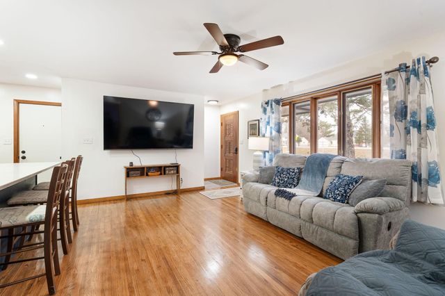 2104 W Oakland Avenue, Austin, MN 55912