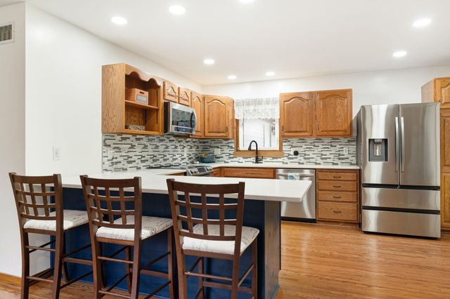 2104 W Oakland Avenue, Austin, MN 55912