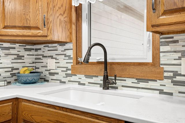 2104 W Oakland Avenue, Austin, MN 55912
