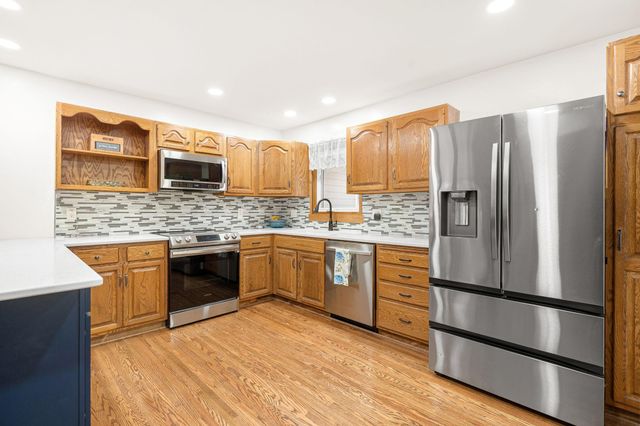 2104 W Oakland Avenue, Austin, MN 55912