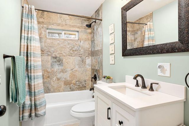 2104 W Oakland Avenue, Austin, MN 55912