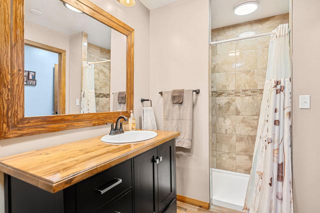 2104 W Oakland Avenue, Austin, MN 55912