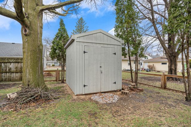 2104 W Oakland Avenue, Austin, MN 55912