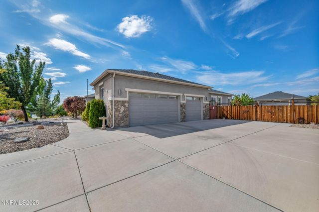 415 Sunset Springs Lane, Sparks, NV 89441