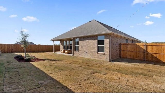 3207 Camden Creek Road, Krum, TX 76249