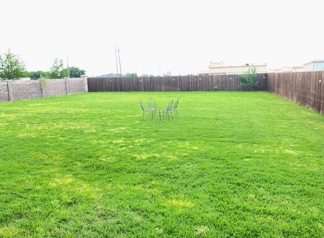 3207 Camden Creek Road, Krum, TX 76249