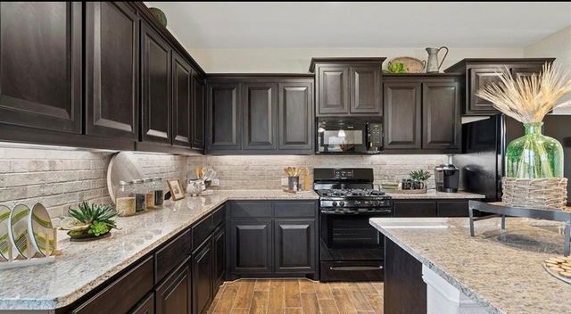 3207 Camden Creek Road, Krum, TX 76249