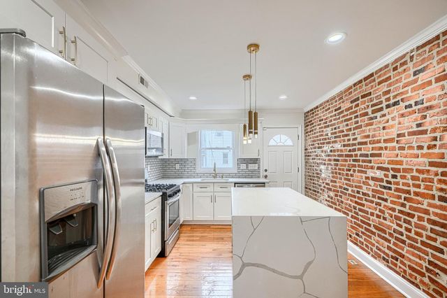 404 N ROBINSON ST, Baltimore, MD 21224