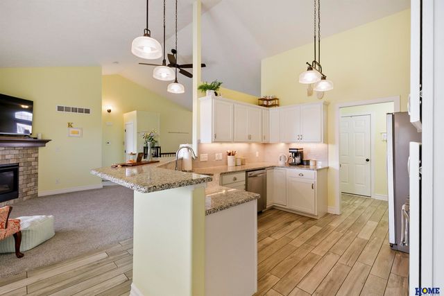 9132 S 78th Street, Lincoln, NE 68516