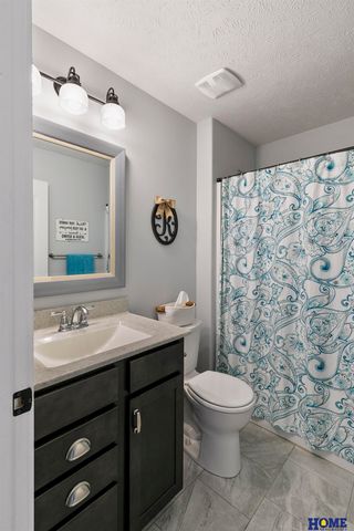 9132 S 78th Street, Lincoln, NE 68516
