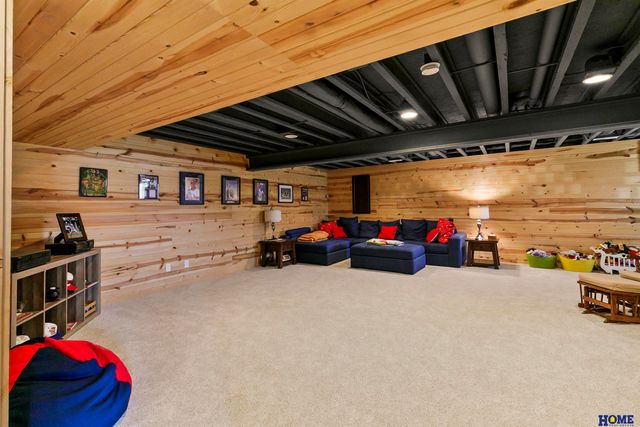 9132 S 78th Street, Lincoln, NE 68516