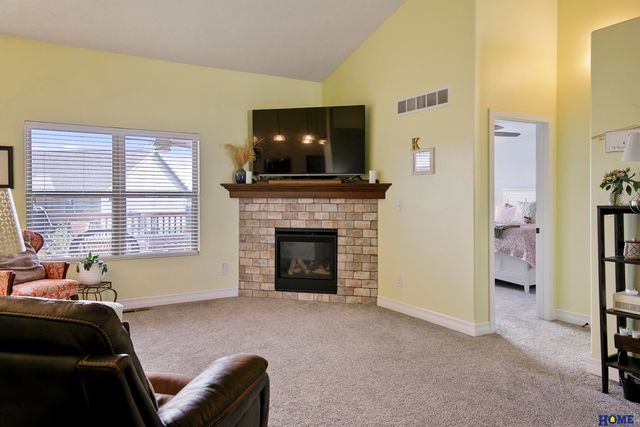 9132 S 78th Street, Lincoln, NE 68516