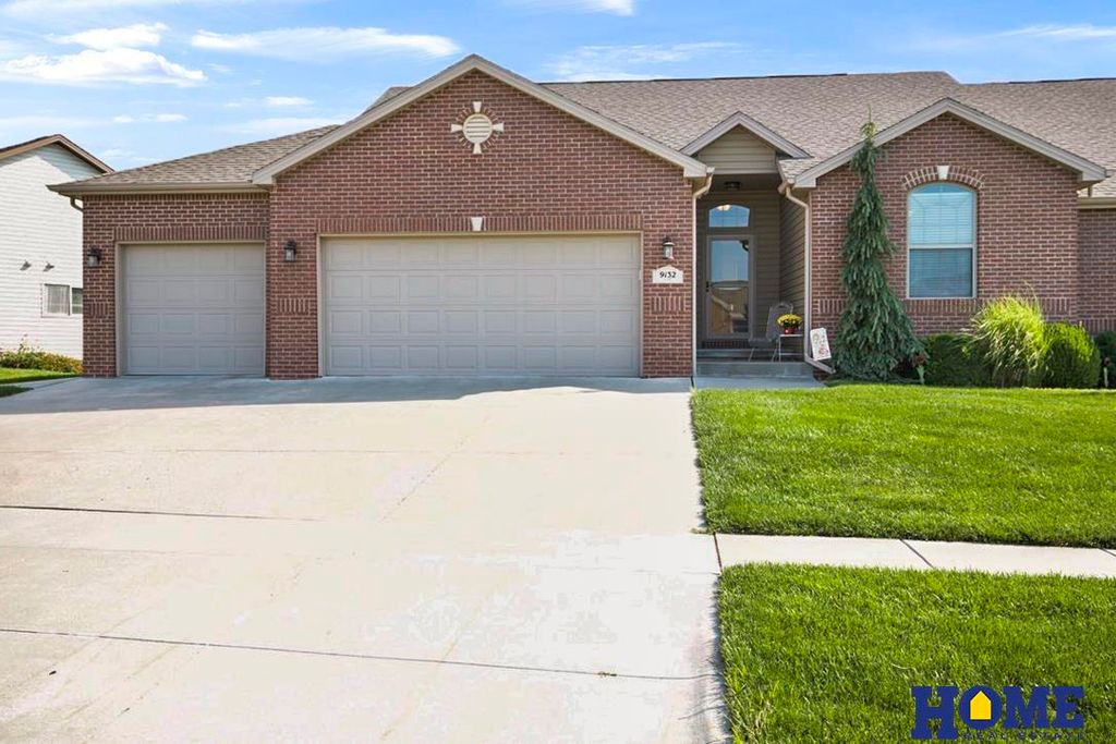 9132 S 78th Street, Lincoln, NE 68516