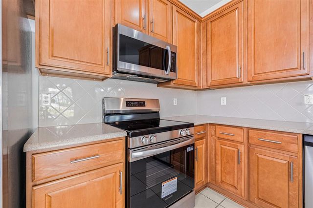 5176 6TH STREET N, St Petersburg, FL 33703