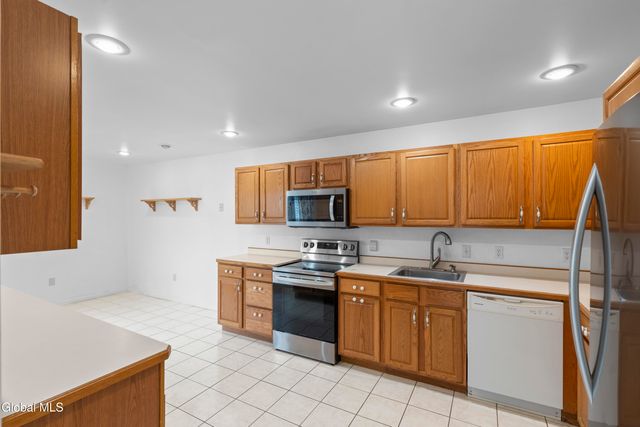 46 Lyon Court, Queensbury, NY 12804