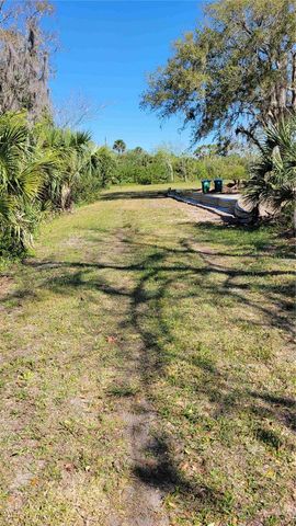 318 PALM AVENUE, Oak Hill, FL 32759