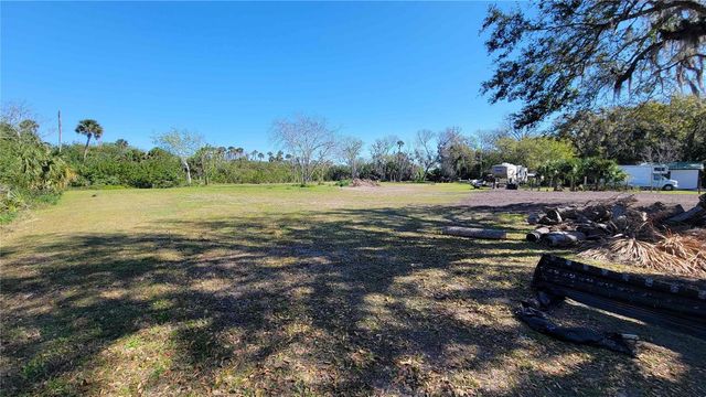 318 PALM AVENUE, Oak Hill, FL 32759