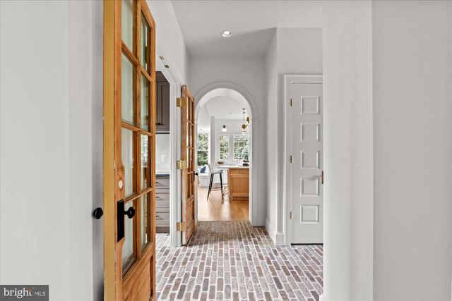 3612 N GLEBE RD, Arlington, VA 22207