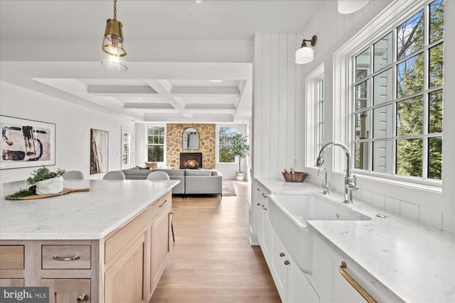 3612 N GLEBE RD, Arlington, VA 22207