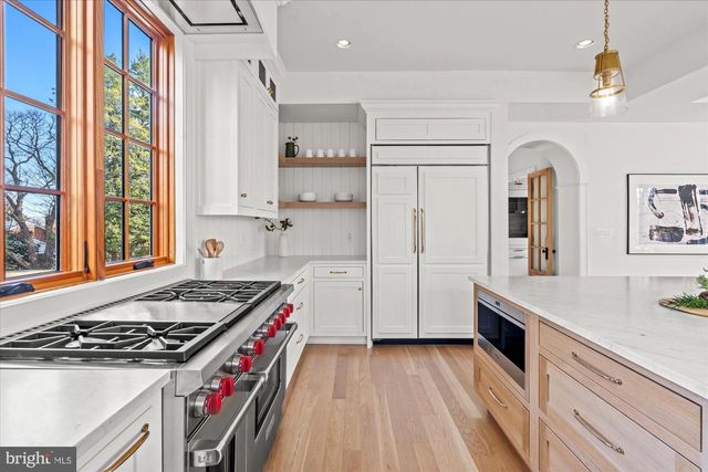 3612 N GLEBE RD, Arlington, VA 22207