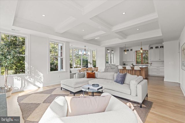 3612 N GLEBE RD, Arlington, VA 22207