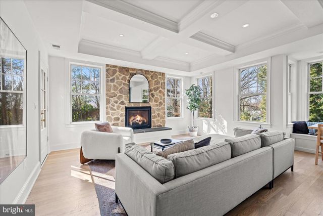 3612 N GLEBE RD, Arlington, VA 22207