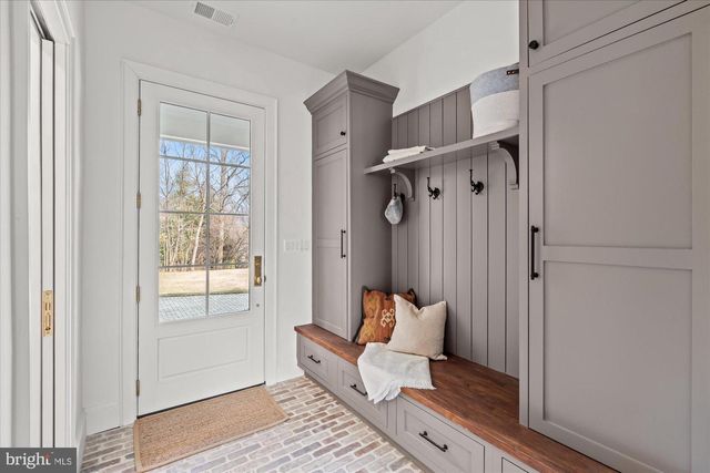 3612 N GLEBE RD, Arlington, VA 22207