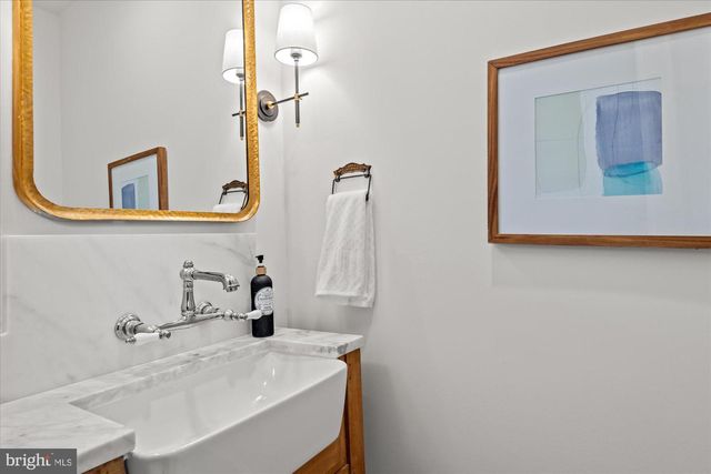 3612 N GLEBE RD, Arlington, VA 22207