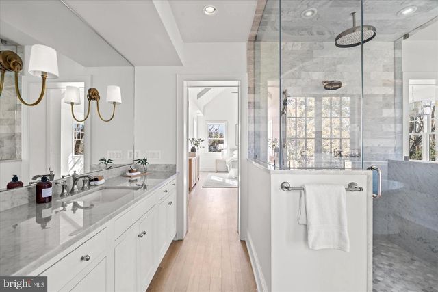 3612 N GLEBE RD, Arlington, VA 22207