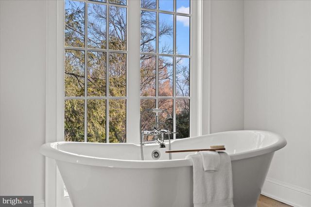 3612 N GLEBE RD, Arlington, VA 22207