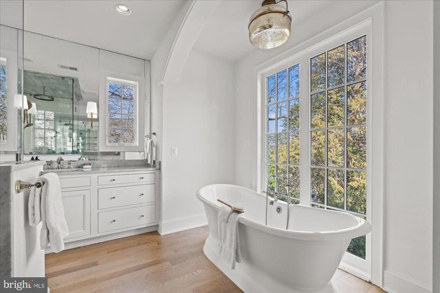 3612 N GLEBE RD, Arlington, VA 22207