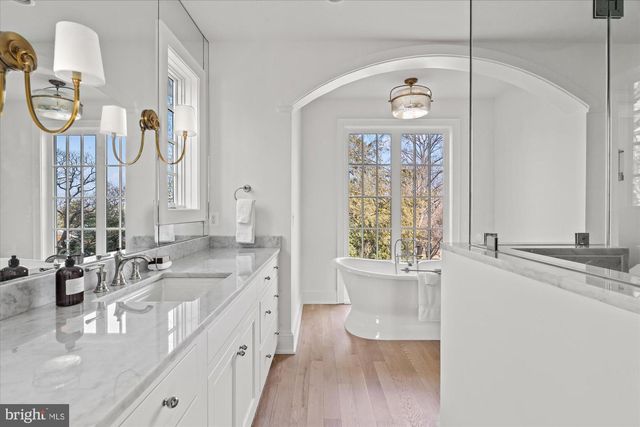 3612 N GLEBE RD, Arlington, VA 22207