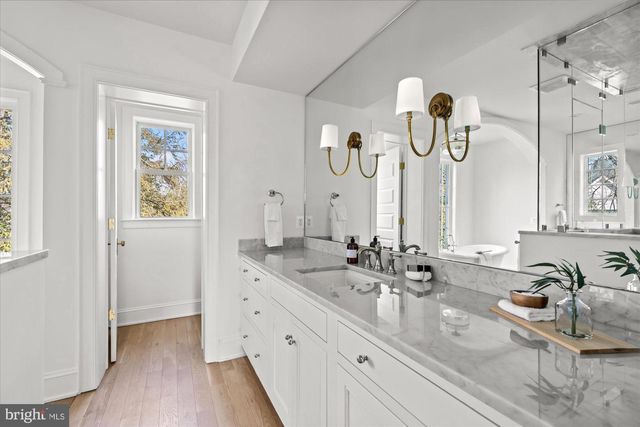 3612 N GLEBE RD, Arlington, VA 22207